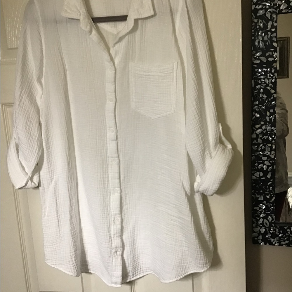 Side Stitch button down oversized white shirt, size M. Roll up sleeves. Like New